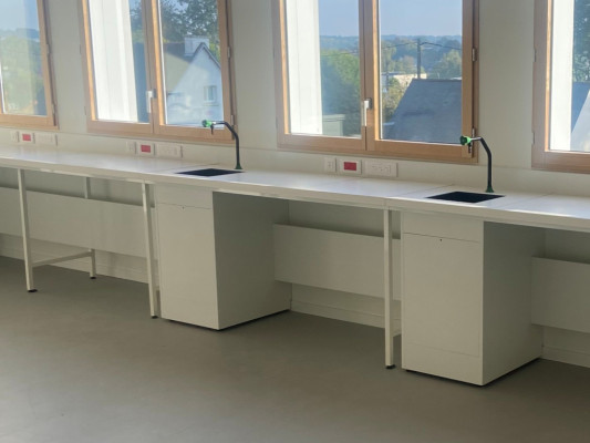 Paillasse Murale de Laboratoire Scolaire | POSSÉMÉ